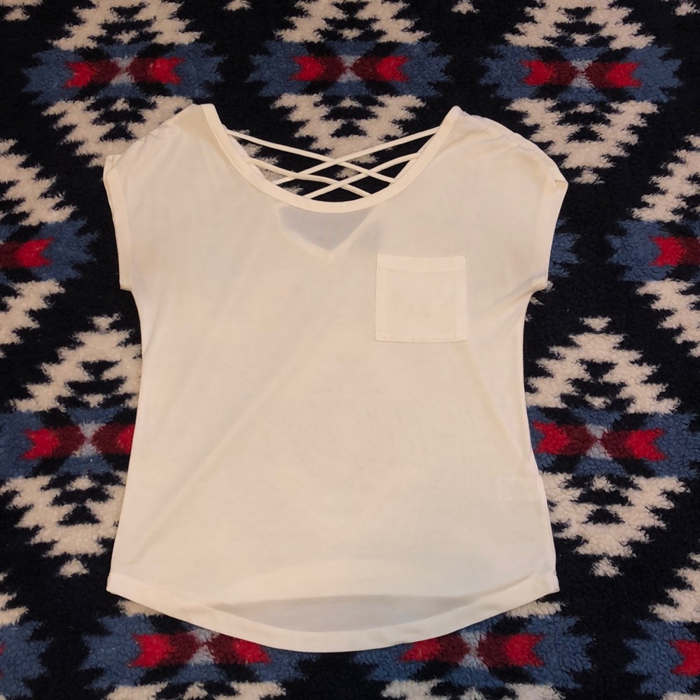 Cute, white short sleeve top with back crossing!